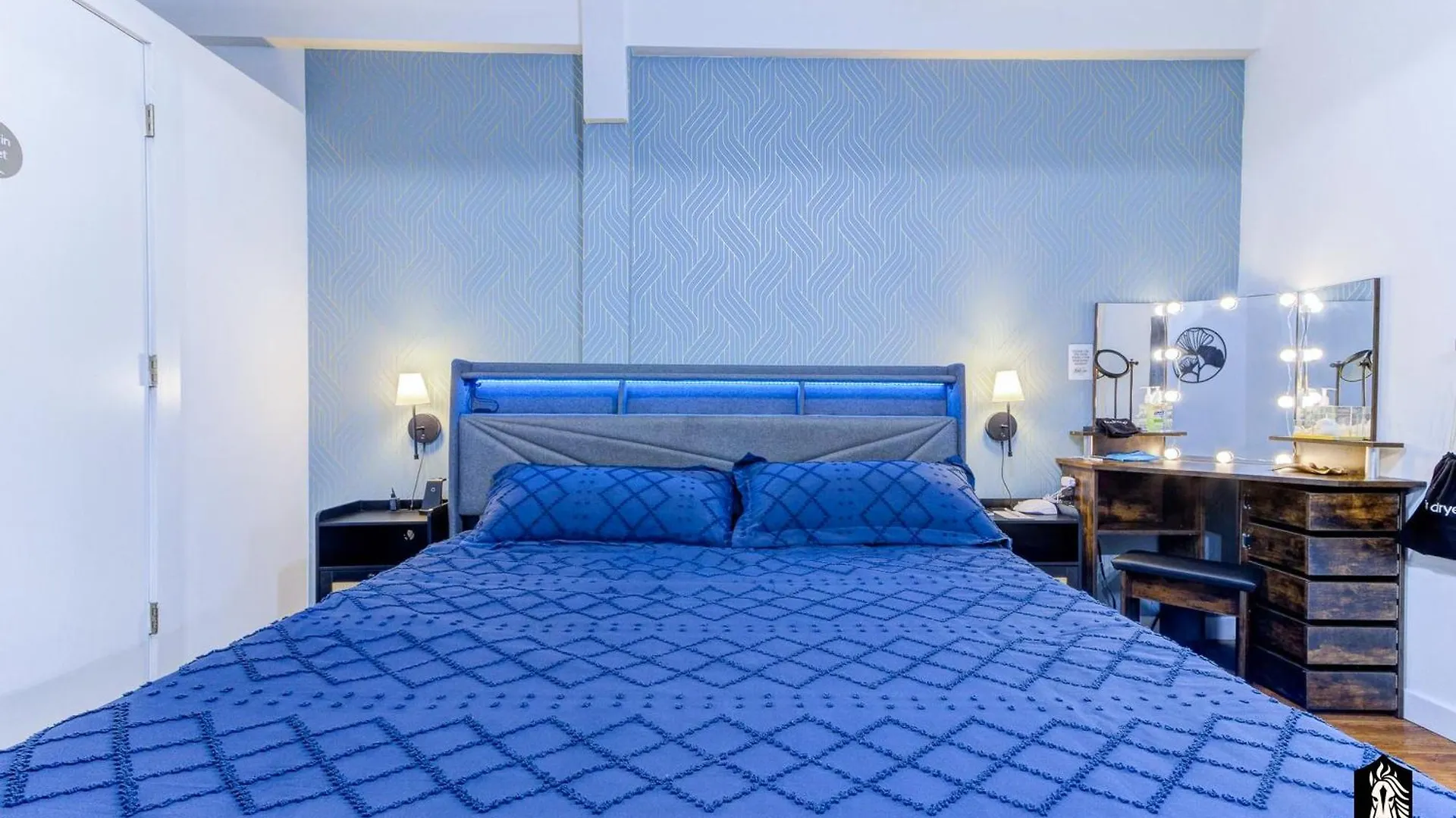 The Stallion #301 - Walk To Attractions, Modern Luxe Loft In Downtown Memphis With Free Covered Gated Parking